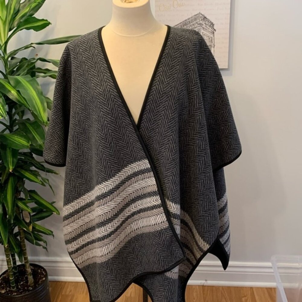 Reversible Winter Swing Poncho Cape One Plus